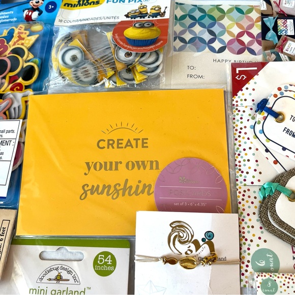 New Assorted Arts and Crafts Bundle 26 Pieces - Picture 7 of 12